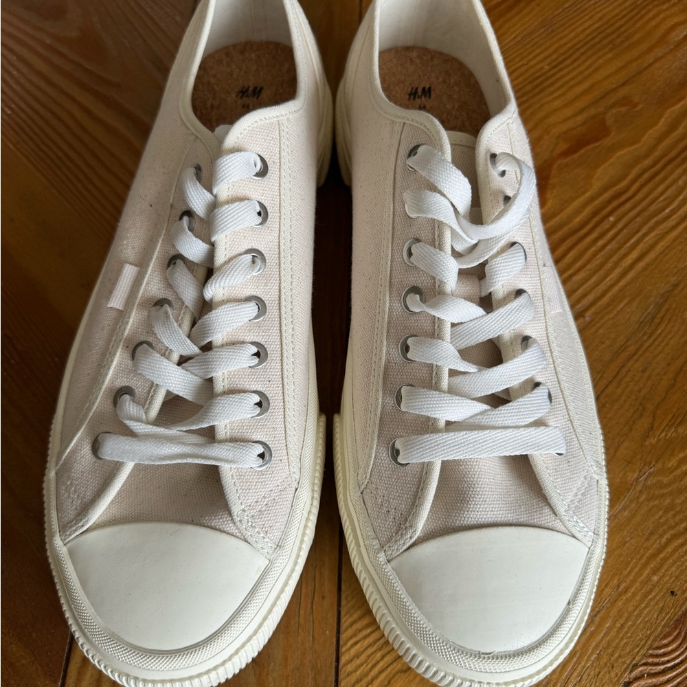 NWOT H&M Men’s Canvas Sneakers